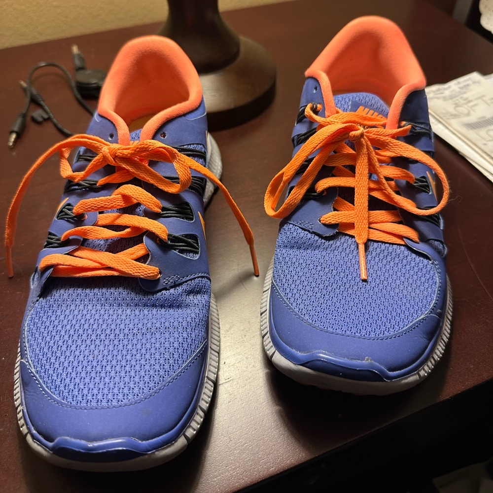 7.5 Nike Free Run Womens Sneakers